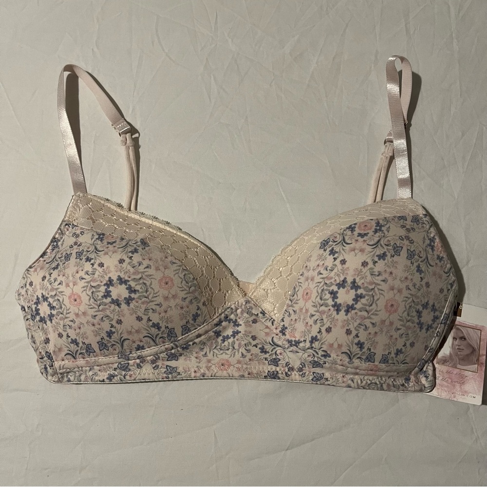 Jessica Simpson No-Wire Floral Lace Bra